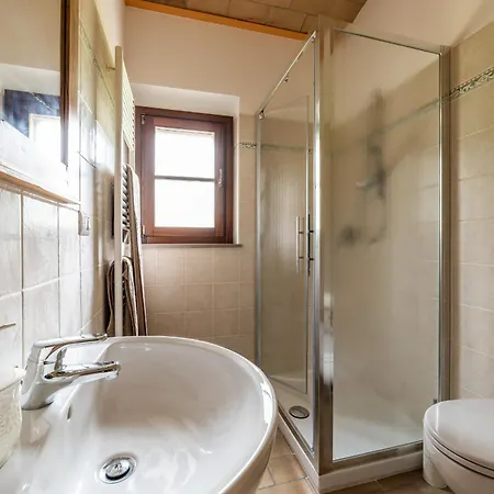 Casa de Férias Grand Cherry Tree, 8 Beds Certaldo