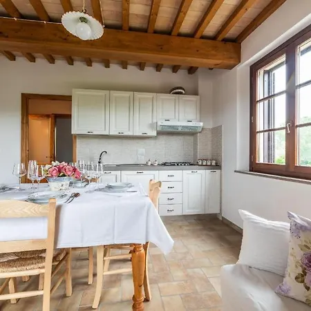 Grand Cherry Tree, 8 Beds *