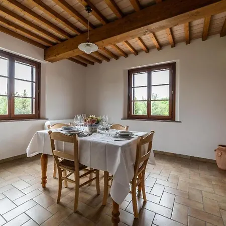 Grand Cherry Tree, 8 Beds Ferienhaus *