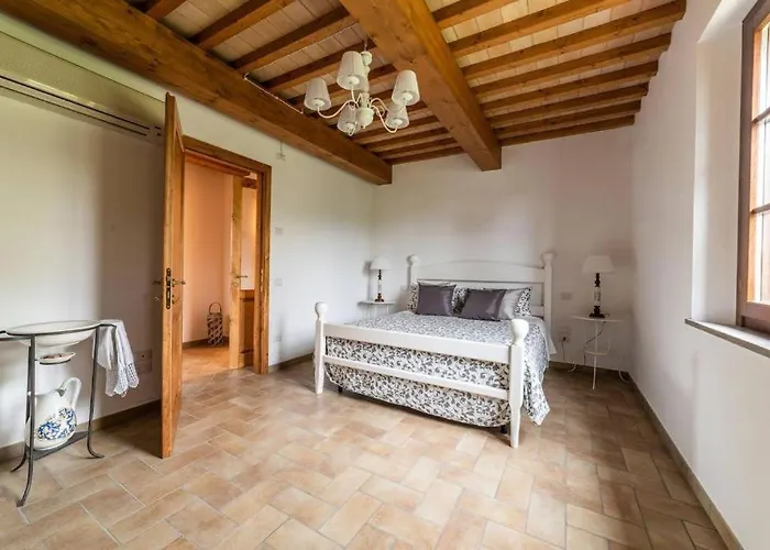 Grand Cherry Tree, 8 Beds Certaldo