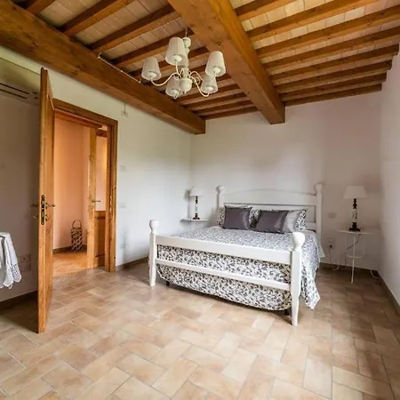 Grand Cherry Tree, 8 Beds Certaldo
